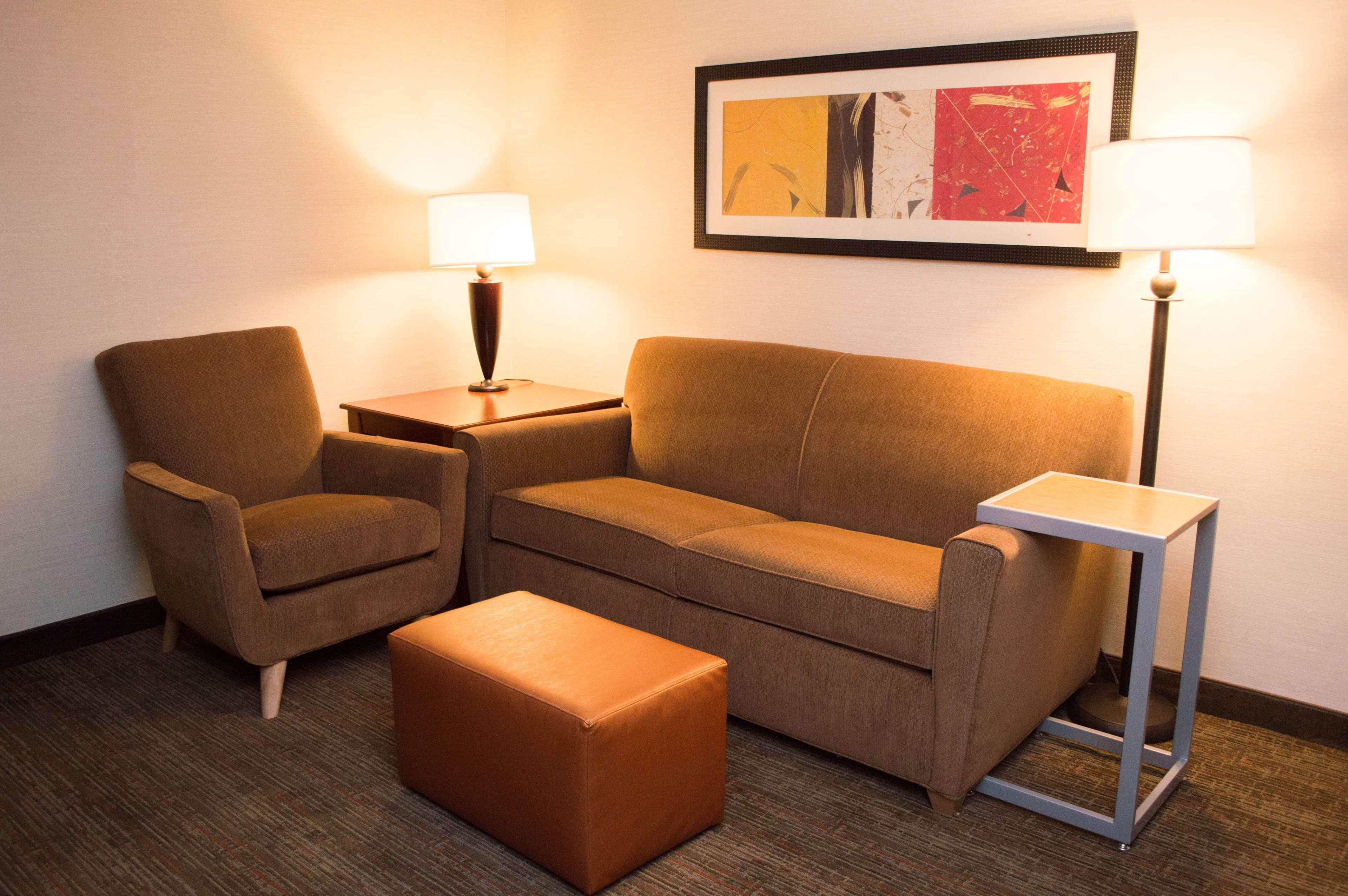 Radisson Hotel Detroit-Farmington Hills Exterior photo