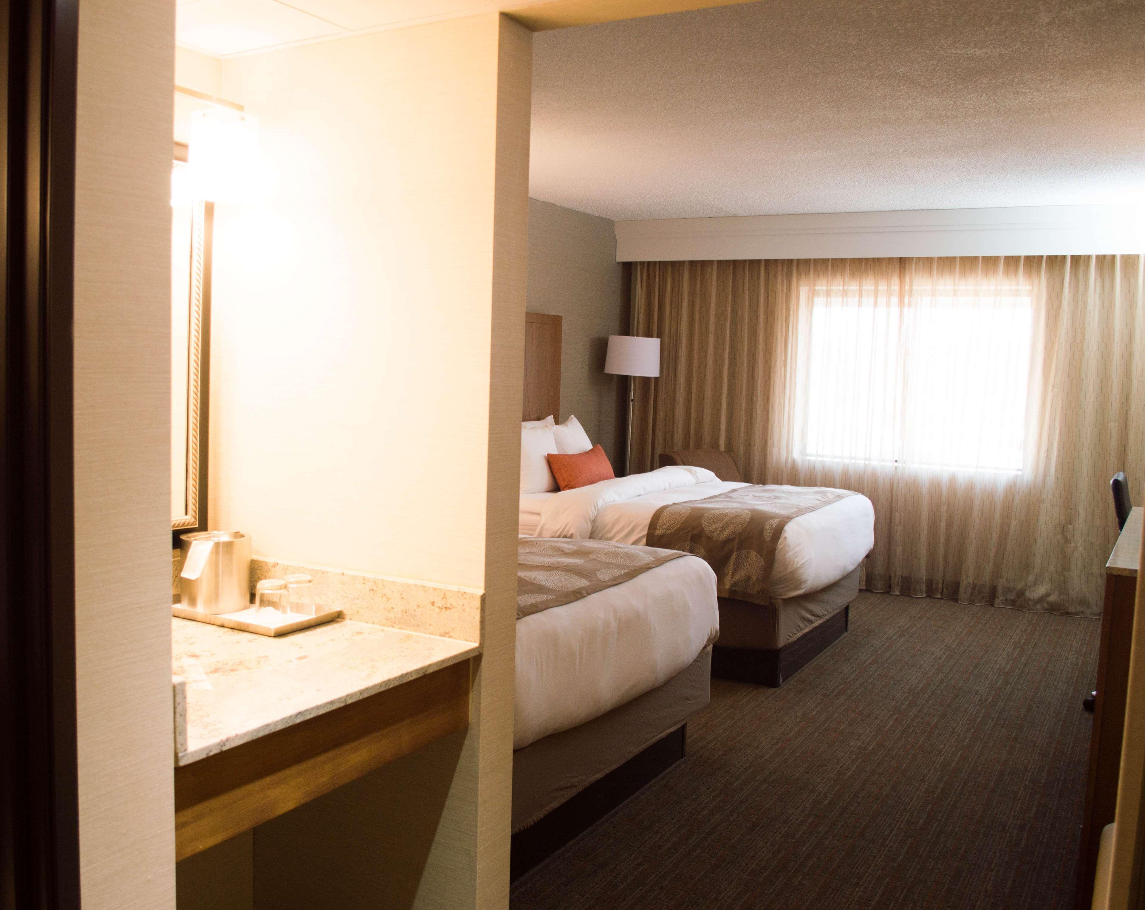 Radisson Hotel Detroit-Farmington Hills Exterior photo