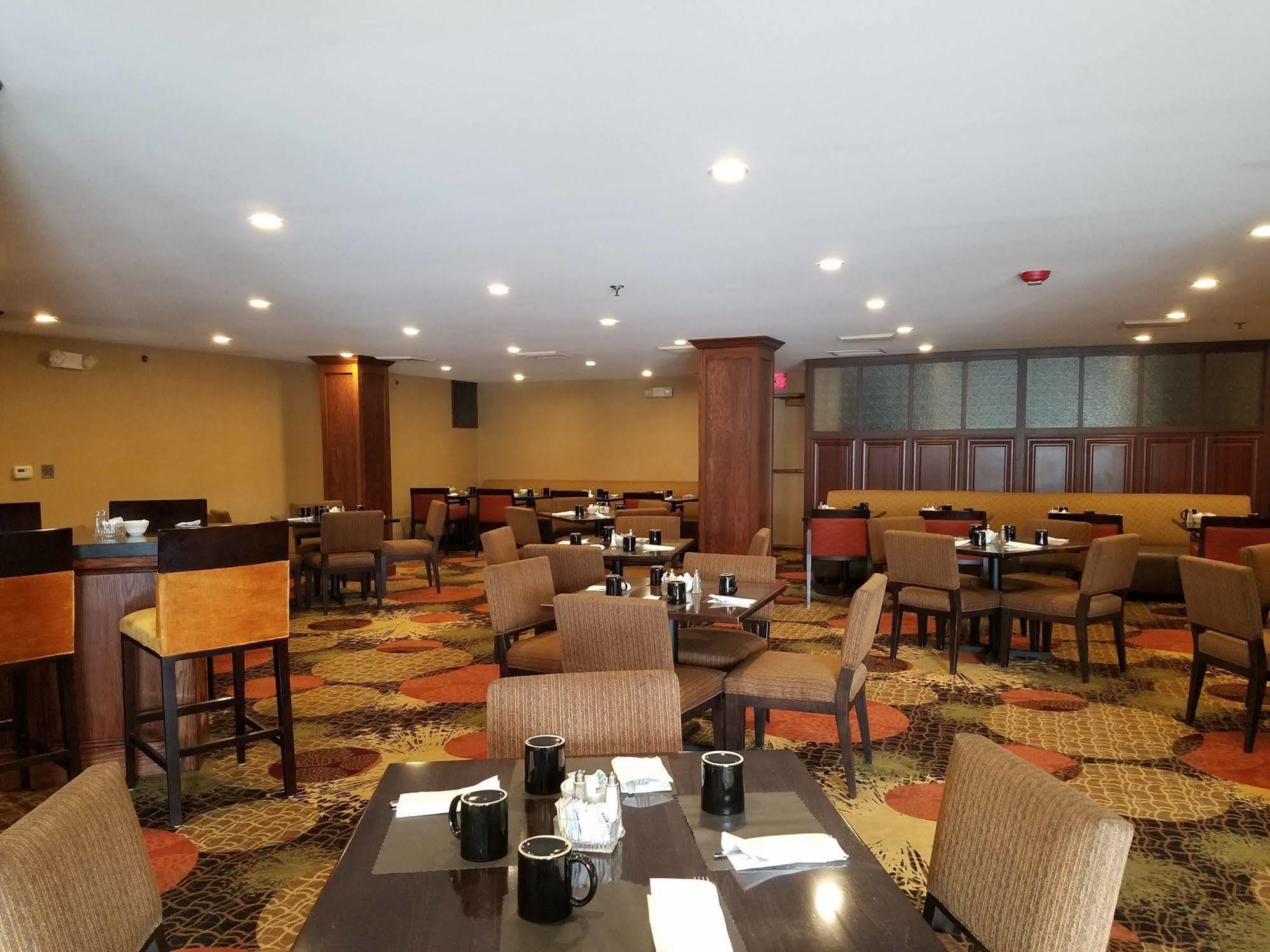 Radisson Hotel Detroit-Farmington Hills Exterior photo